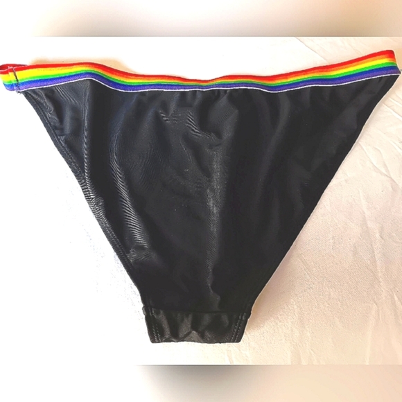 3/10 Hot Topic Bikini Bottom With Rainbow Elastic Waist 2XL Black Plus EUC - Picture 2 of 6